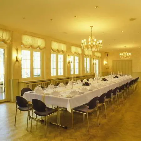 Otel Designhotel + Congresscentrum Wienecke Xi. 4*