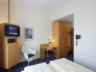 Otel Designhotel + Congresscentrum Wienecke Xi. 4*