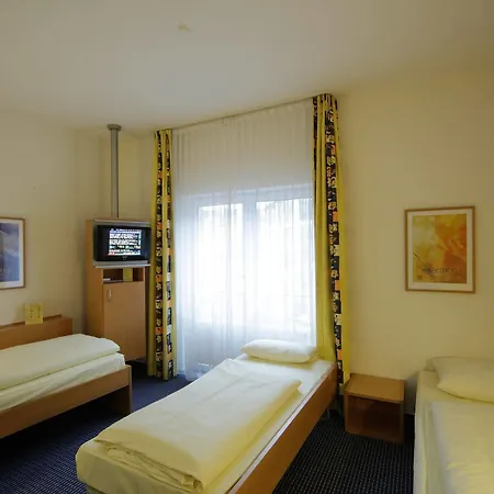 Designhotel + Congresscentrum Wienecke Xi. Otel 4*