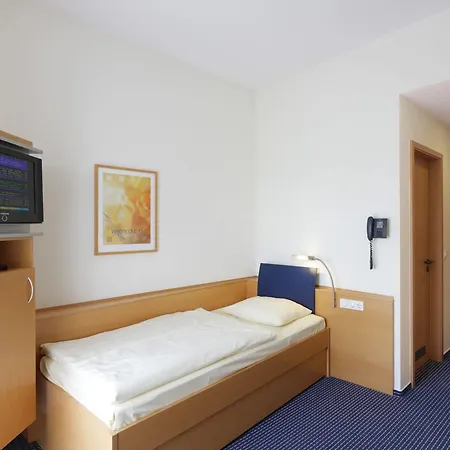 Otel Designhotel + Congresscentrum Wienecke Xi. 4*